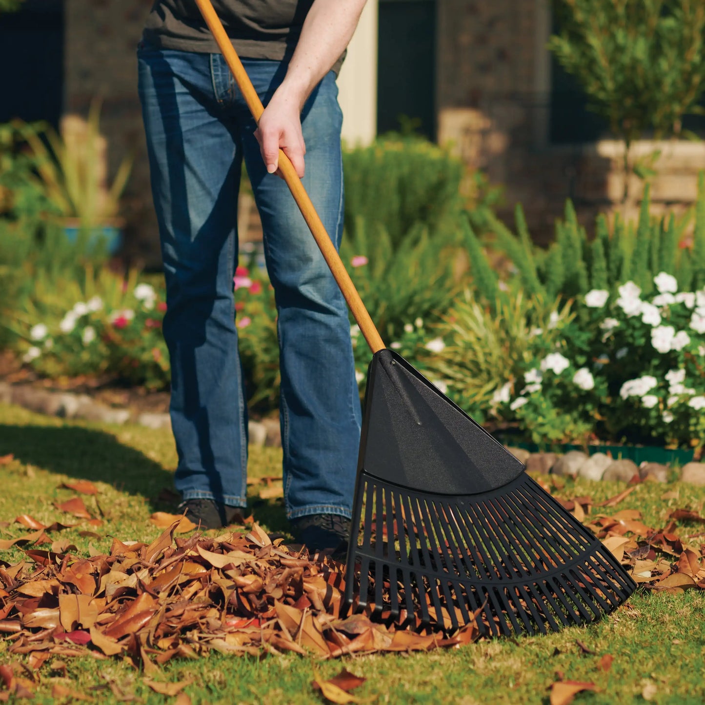 24 inchs Poly Leaf Rake With Wood Handle,Garden Rake for Leaves,Yard and Lawn Rake for Leaves and Grass,Thatch Rake,Garden Tools